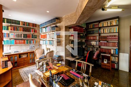 Apartamento à venda com 340m², 4 quartos e 3 vagas Apartamento à venda com 340m², 4 quartos e 3 vagasEscritório