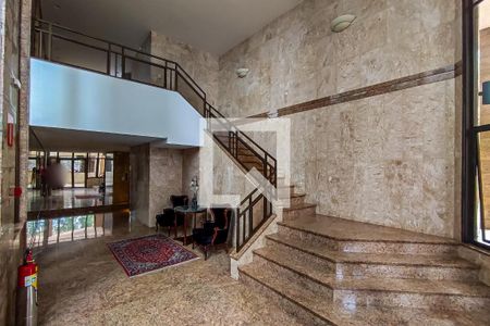 Apartamento à venda com 340m², 4 quartos e 3 vagas Apartamento à venda com 340m², 4 quartos e 3 vagasHall