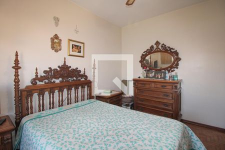 Casa à venda com 374m², 4 quartos e 1 vagaQuarto 