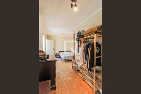 Casa à venda com 192m², 4 quartos e 2 vagasSuíte 2