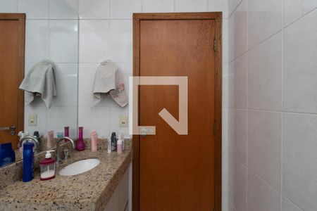 Casa à venda com 110m², 3 quartos e 2 vagasBanheiro da Suíte
