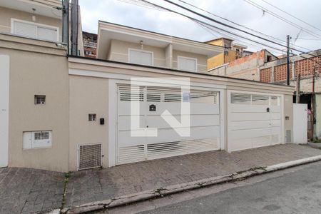 Casa à venda com 110m², 3 quartos e 2 vagasFachada