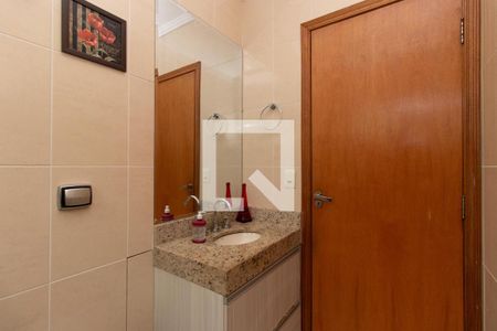 Casa à venda com 110m², 3 quartos e 2 vagasBanheiro Social