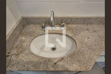 Apartamento para alugar com 155m², 4 quartos e 2 vagas Apartamento para alugar com 155m², 4 quartos e 2 vagasBanheiro social