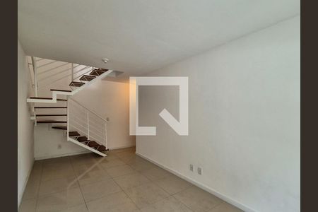 Apartamento para alugar com 155m², 4 quartos e 2 vagas Apartamento para alugar com 155m², 4 quartos e 2 vagasSala