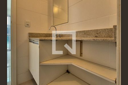 Apartamento para alugar com 155m², 4 quartos e 2 vagas Apartamento para alugar com 155m², 4 quartos e 2 vagasBanheiro da Suíte 1