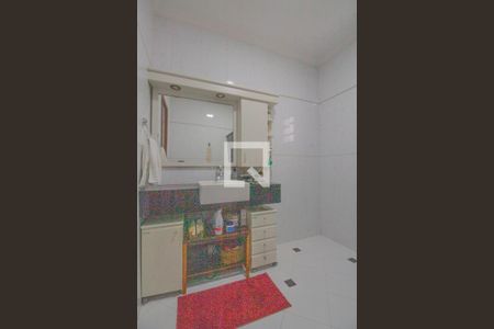 Casa à venda com 120m², 3 quartos e 4 vagas Casa à venda com 120m², 3 quartos e 4 vagasBanheiro