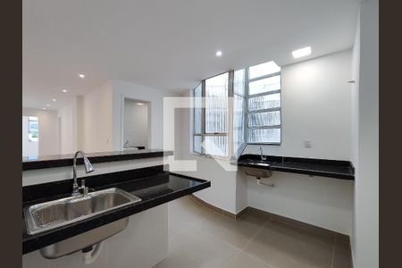 Apartamento à venda com 78m², 2 quartos e sem vagaCozinha e Área de Serviço