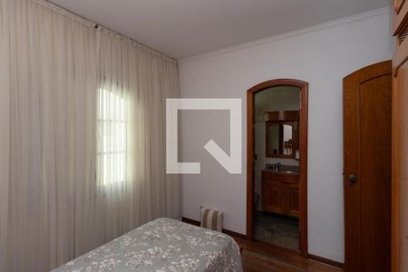 Casa à venda com 430m², 5 quartos e 5 vagasQuarto Suíte 1