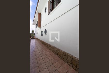 Casa à venda com 430m², 5 quartos e 5 vagasCorredor Lateral