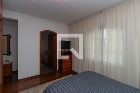 Casa à venda com 430m², 5 quartos e 5 vagasQuarto Suíte 3