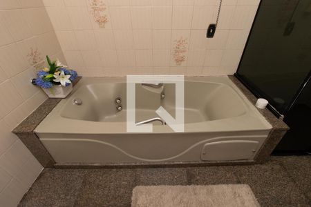 Casa à venda com 430m², 5 quartos e 5 vagasBanheiro da Suíte 3