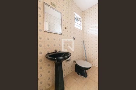 Banheiro de casa para alugar com 2 quartos, 70m² em Vila Amália (zona Norte), São Paulo