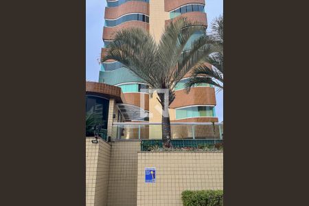 Apartamento à venda com 176m², 4 quartos e 3 vagasFachada + plaquinha