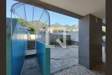 Apartamento para alugar com 150m², 4 quartos e 2 vagasÁrea comum - Piscina