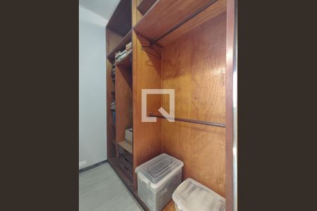 Apartamento para alugar com 150m², 4 quartos e 2 vagasCloset da suíte