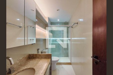 Apartamento para alugar com 150m², 4 quartos e 2 vagasBanheiro Corredor