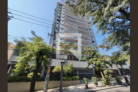Apartamento para alugar com 150m², 4 quartos e 2 vagasFachada e portaria