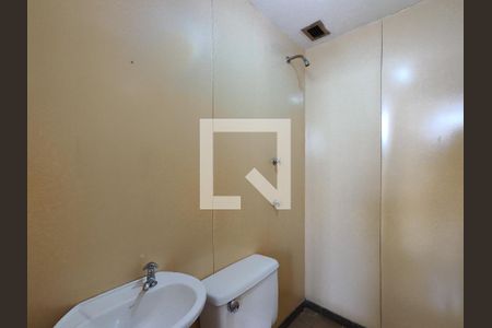 Apartamento para alugar com 150m², 4 quartos e 2 vagasBanheiro de serviço