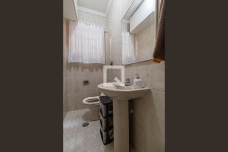 Casa à venda com 190m², 2 quartos e 2 vagasLavabo 