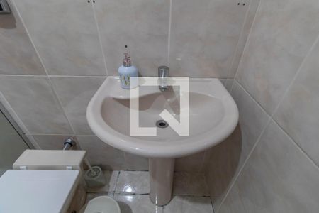 Casa à venda com 190m², 2 quartos e 2 vagasBanheiro 