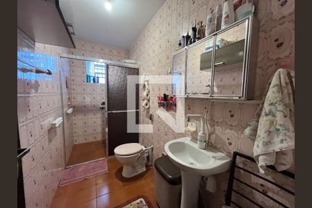 Casa à venda com 175m², 2 quartos e 2 vagasBanheiro 