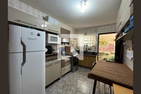 Casa à venda com 175m², 2 quartos e 2 vagasCozinha 