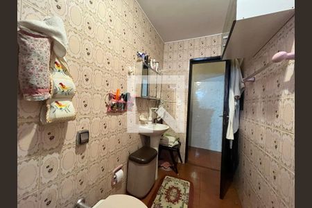 Casa à venda com 175m², 2 quartos e 2 vagasBanheiro 