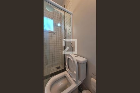 Casa de condomínio à venda com 600m², 7 quartos e 8 vagasCasa de Hospede - Banheiro da Suíte 1