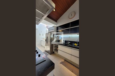 Casa de condomínio à venda com 600m², 7 quartos e 8 vagasCozinha