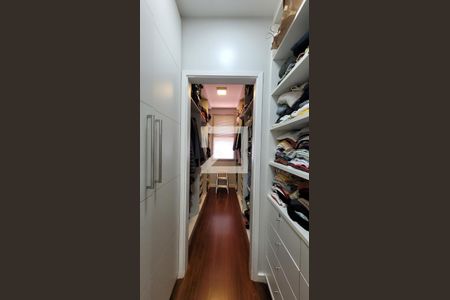 Casa de condomínio à venda com 600m², 7 quartos e 8 vagasCloset da Suíte 2 master 