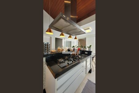 Casa de condomínio à venda com 600m², 7 quartos e 8 vagasCozinha