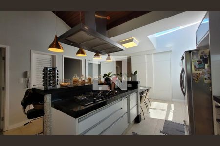 Casa de condomínio à venda com 600m², 7 quartos e 8 vagasCozinha