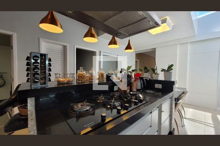 Casa de condomínio à venda com 600m², 7 quartos e 8 vagasCozinha