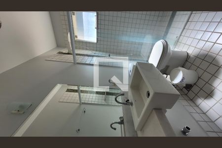Casa de condomínio à venda com 600m², 7 quartos e 8 vagasCasa de Hospede - Banheiro da Suíte 2