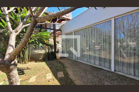 Casa de condomínio à venda com 600m², 7 quartos e 8 vagasÁrea externa