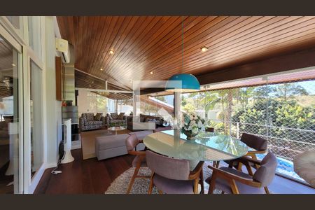 Casa de condomínio à venda com 600m², 7 quartos e 8 vagasSala 2