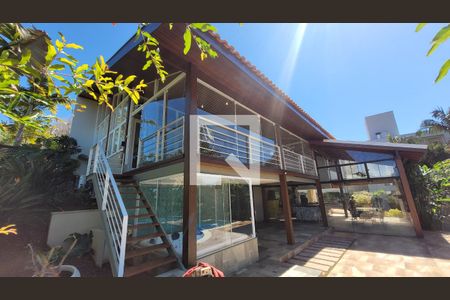 Casa de condomínio à venda com 600m², 7 quartos e 8 vagasÁrea externa