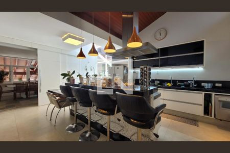 Casa de condomínio à venda com 600m², 7 quartos e 8 vagasCozinha