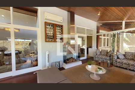 Casa de condomínio à venda com 600m², 7 quartos e 8 vagasSala 2