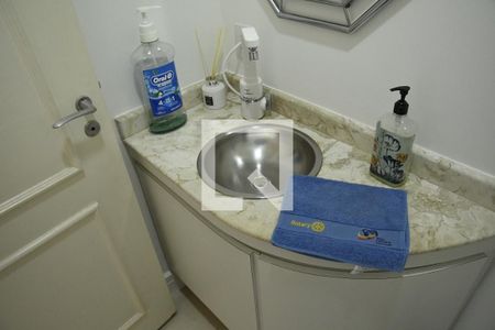 Casa de condomínio para alugar com 449m², 4 quartos e 2 vagasLavabo