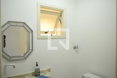 Casa de condomínio para alugar com 449m², 4 quartos e 2 vagasLavabo