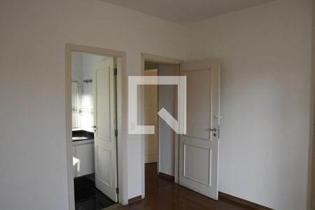 Casa de condomínio para alugar com 449m², 4 quartos e 2 vagasSuíte