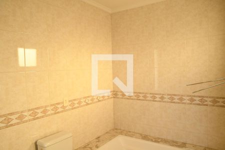 Casa de condomínio para alugar com 449m², 4 quartos e 2 vagasBanheiro da Suíte 2