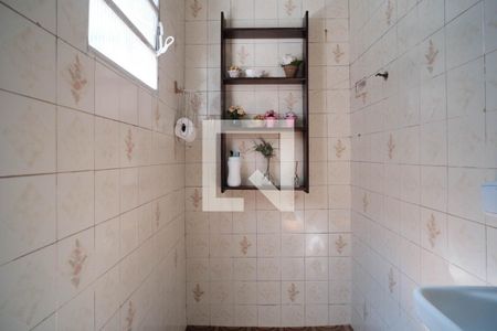 Casa para alugar com 130m², 2 quartos e 1 vaga Casa para alugar com 130m², 2 quartos e 1 vagaBanheiro