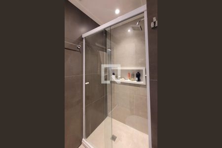 Apartamento à venda com 70m², 2 quartos e 1 vaga Apartamento à venda com 70m², 2 quartos e 1 vagaBanheiro da suíte