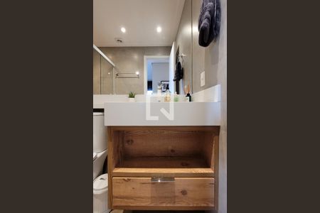 Apartamento à venda com 70m², 2 quartos e 1 vaga Apartamento à venda com 70m², 2 quartos e 1 vagaBanheiro