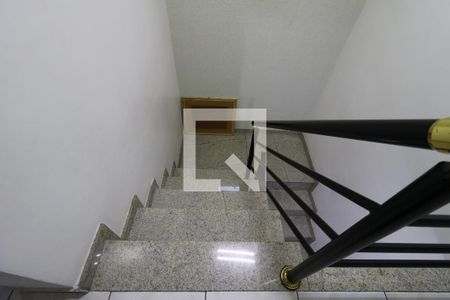 Casa à venda com 430m², 3 quartos e 6 vagasEscada