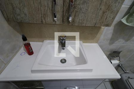 Casa à venda com 430m², 3 quartos e 6 vagasBanheiro Piso Inferior - Pia