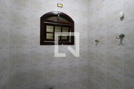 Casa à venda com 430m², 3 quartos e 6 vagasBanheiro Piso Inferior - Box